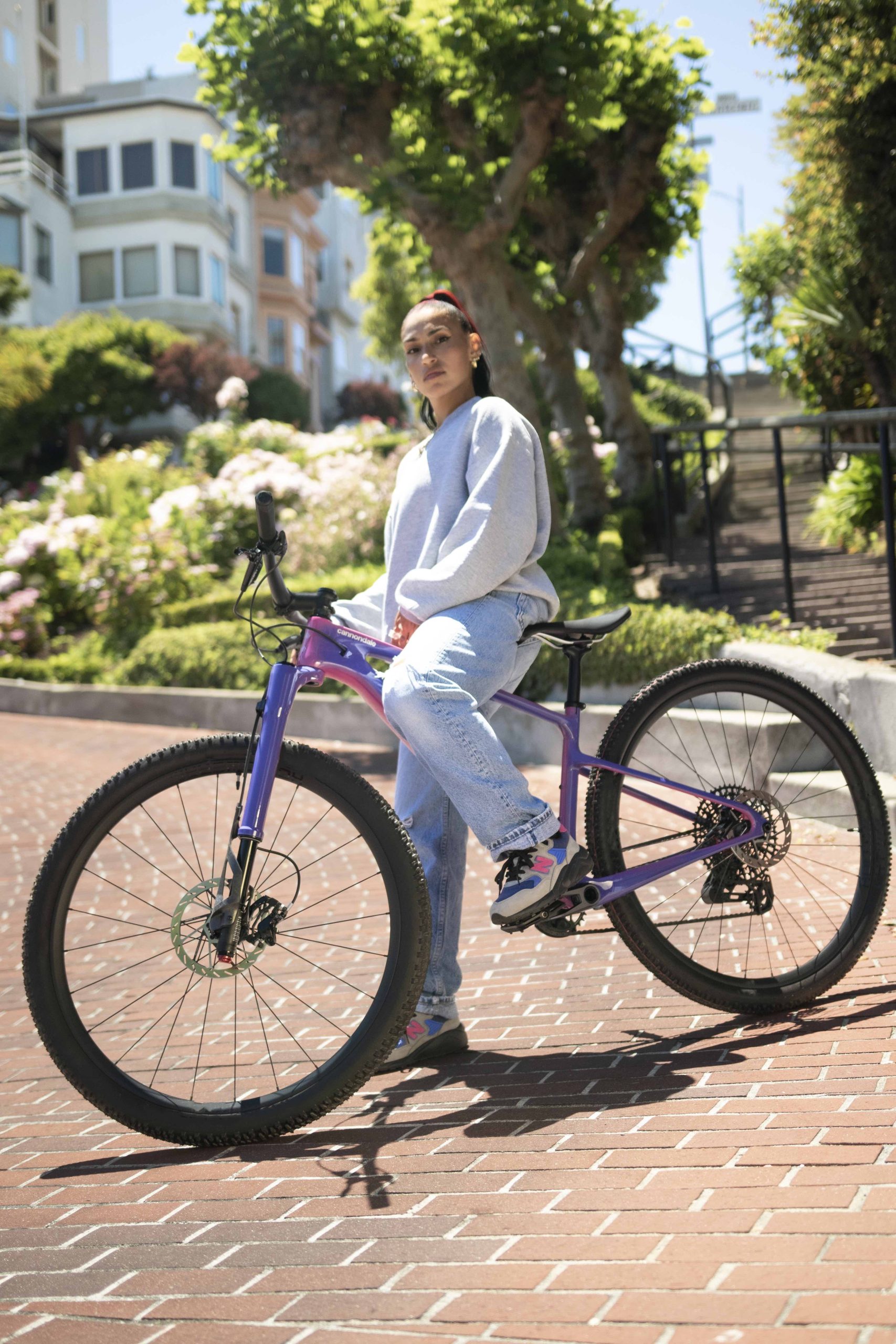 Levi’s si New Balance prezinta o colectie de incaltaminte inspirata de cultura Mountain Biking