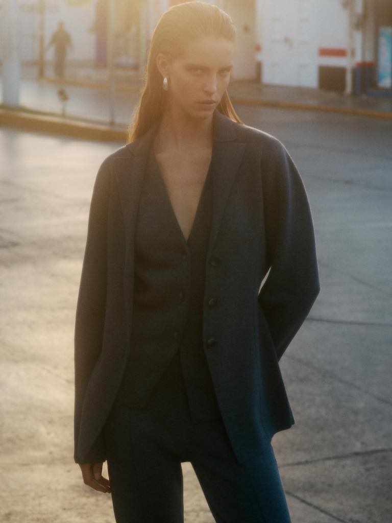 COS A LANSAT O COLECTIE CAPSULA IN PARTENERIAT CU NATIVA™ FOLOSIND LANA REGENERATIVA TRASABILA