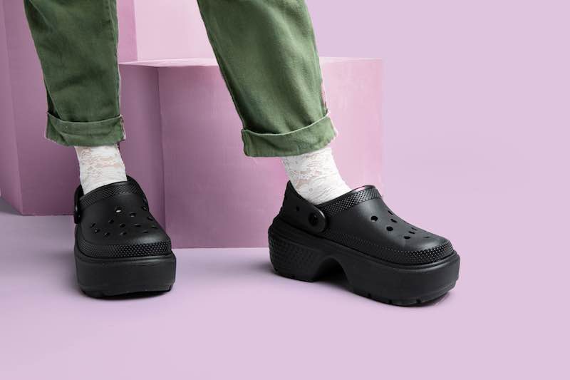 Crocs Stomp – Paseste cu incredere in noul an!