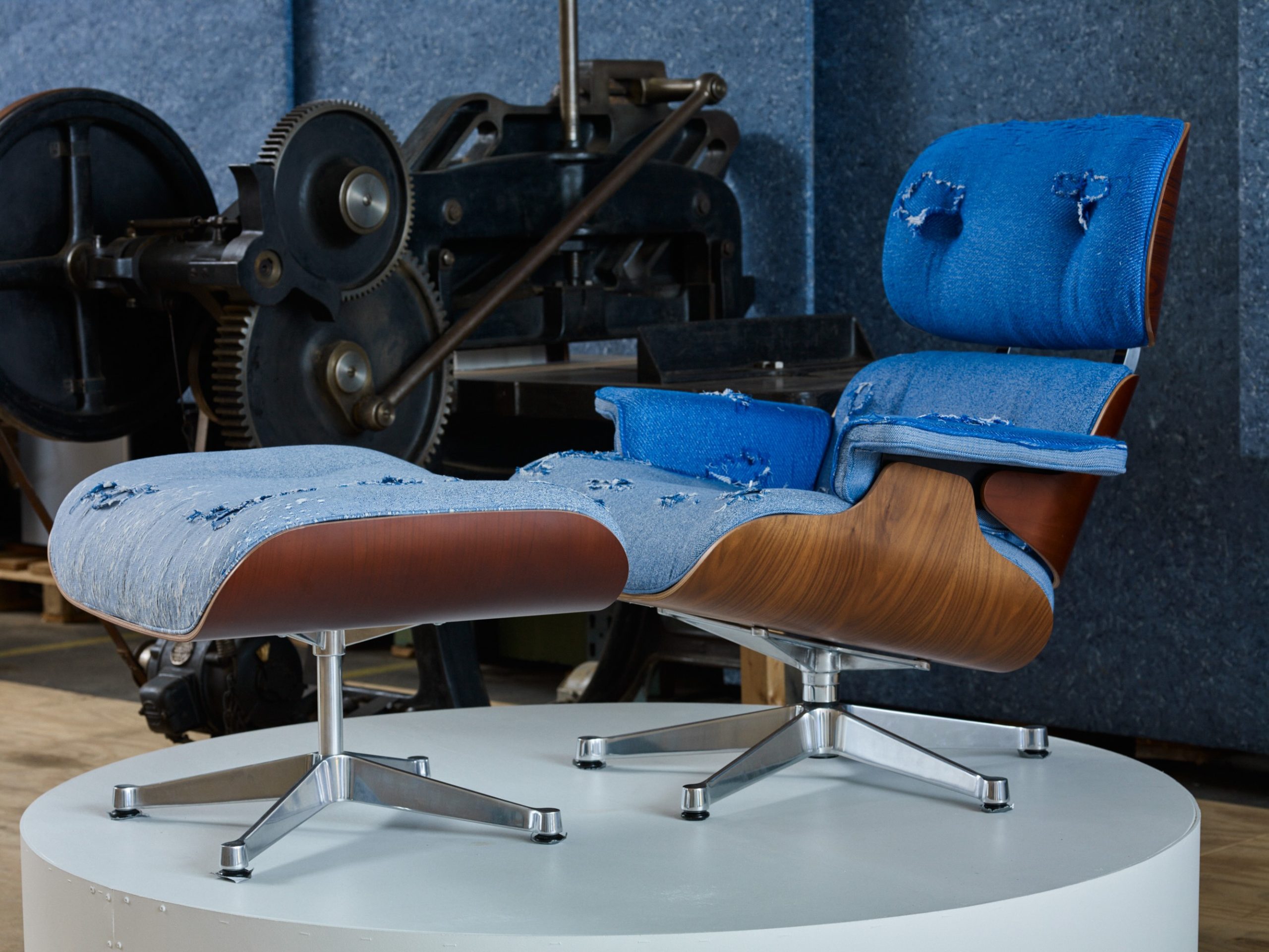 Icons Re/Outfitted Expoziția ‘Icons Re/Outfitted’ 16 – 21 April 2024, Pavilionul Maeștrilor Olandezi, Palazzo Giureconsulti – Piazza dei Mercanti 2, Milano.