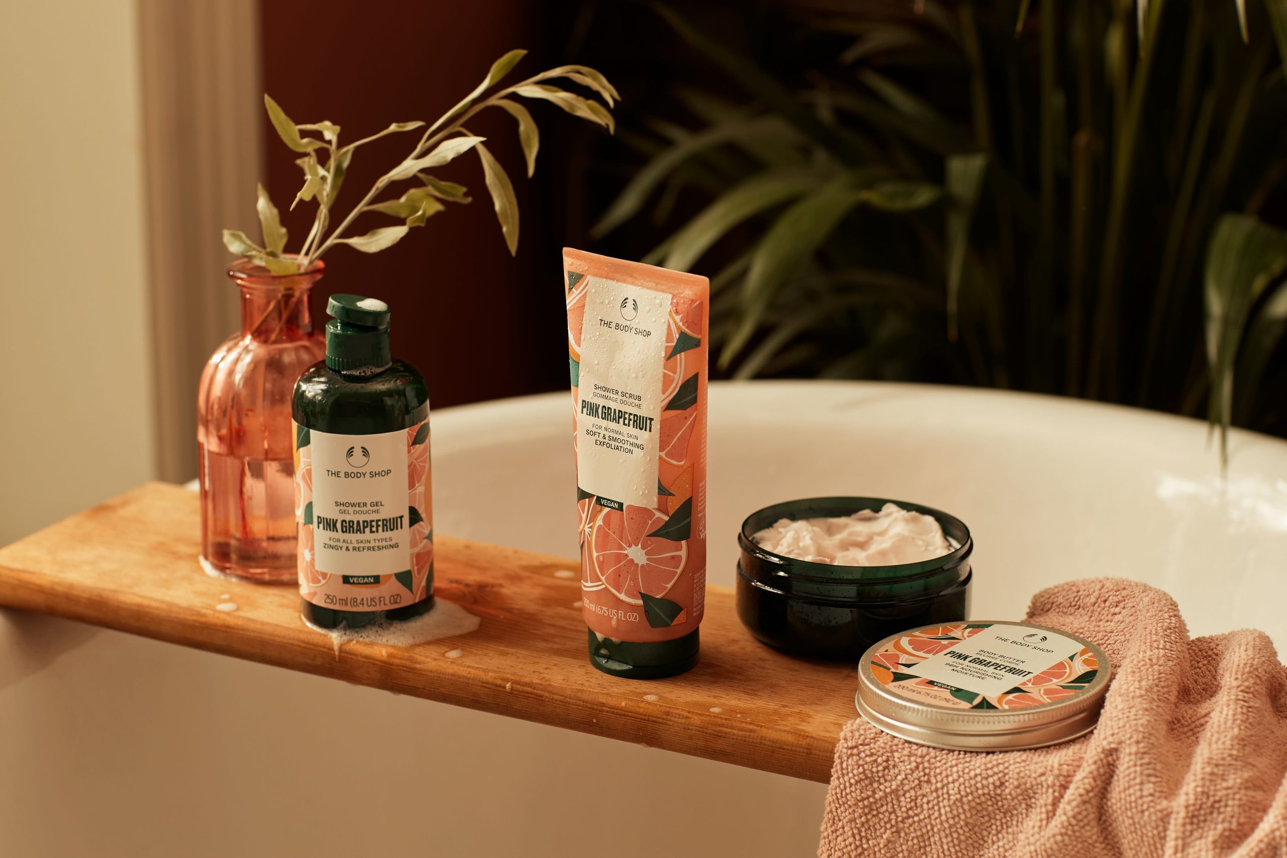 Pink Grapefruit de la The Body Shop:Note energizante pentru o zi revigoranta
