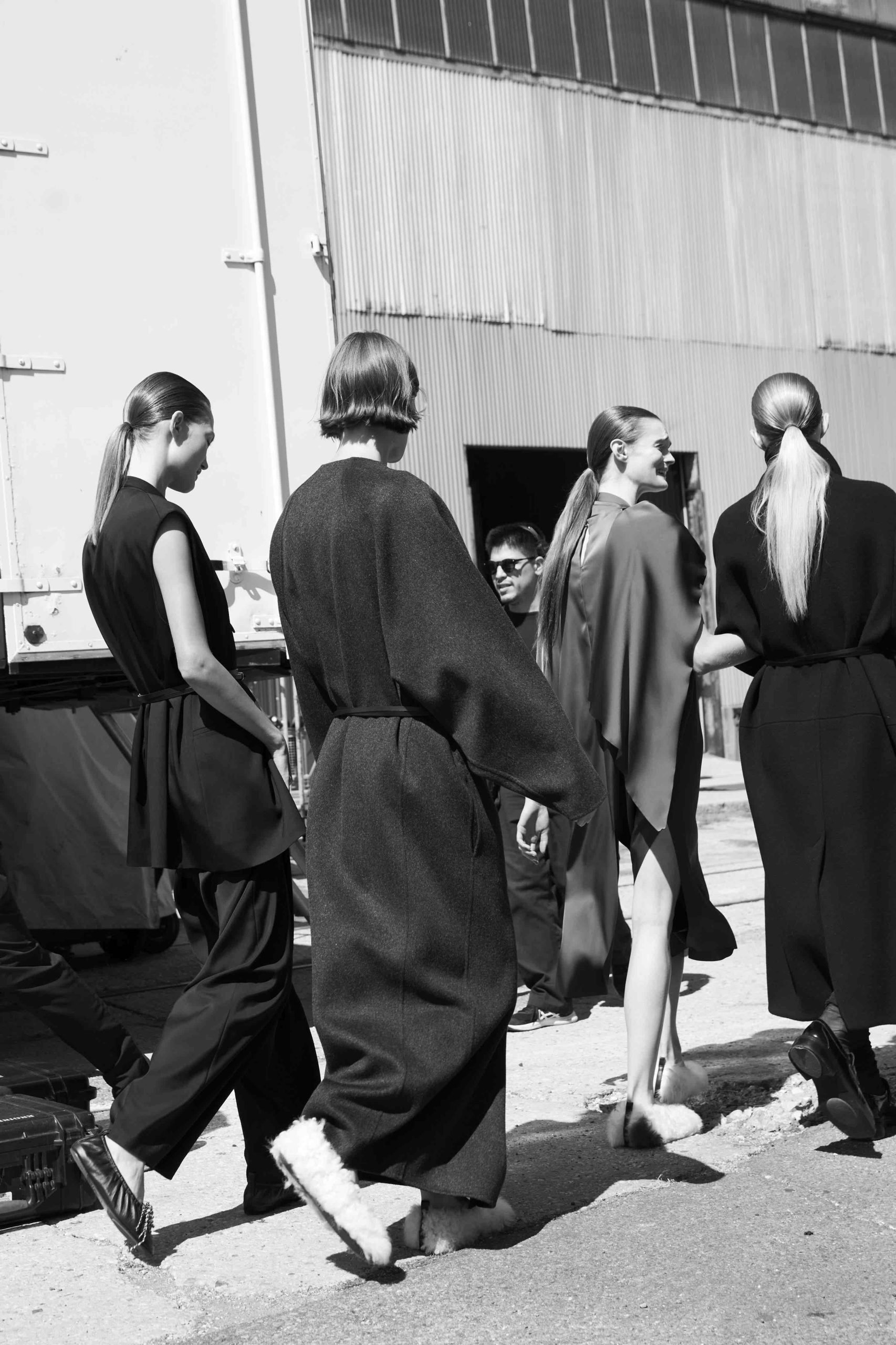 COS A PREZENTAT COLECTIILE PENTRU TOAMNA IARNA LA BROOKLYN NAVY YARD IN CADRUL NEW YORK FASHION WEEK