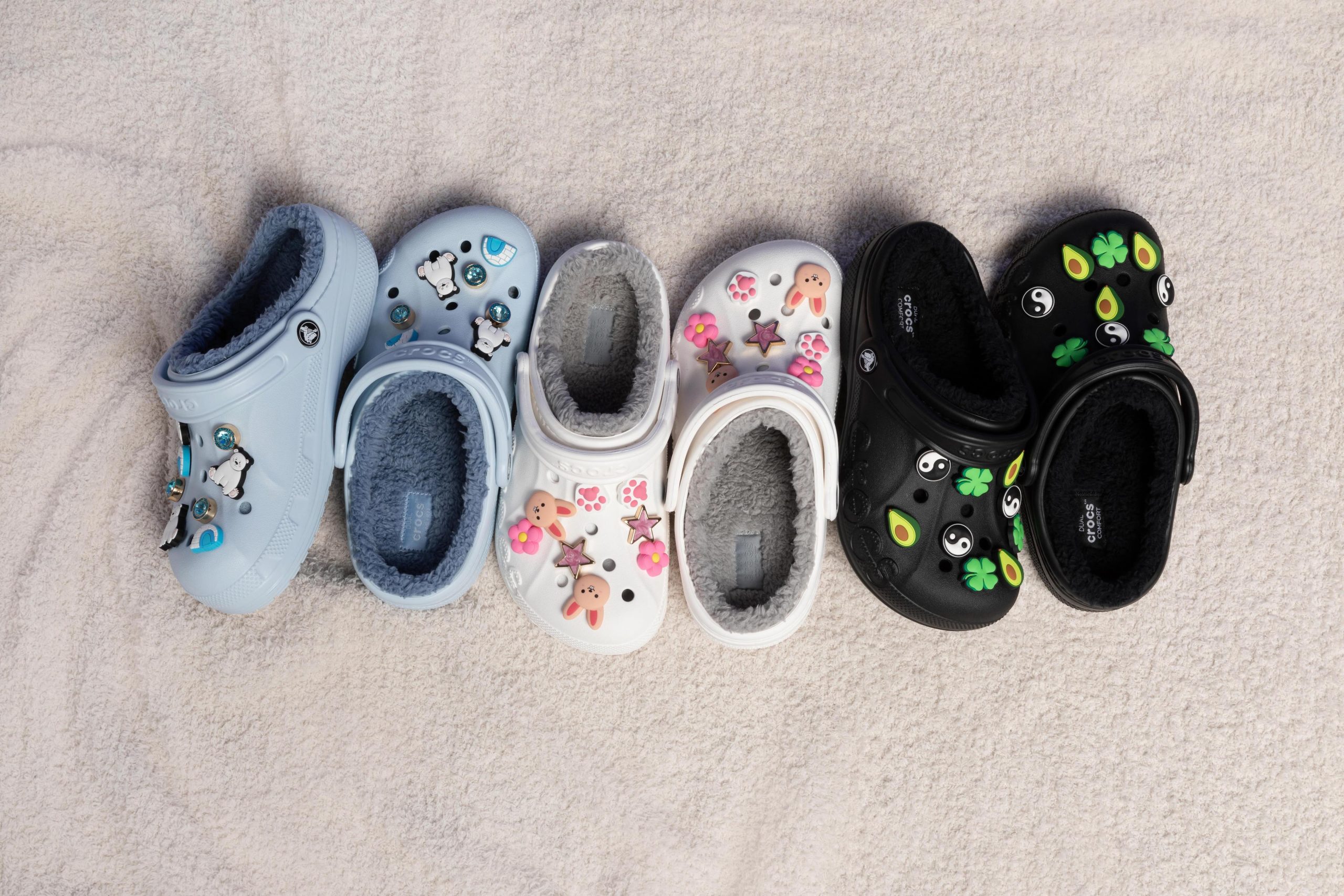 La tranzitia intre anotimpuri, alege dintre modelele colectiei Crocs Moody Fashion