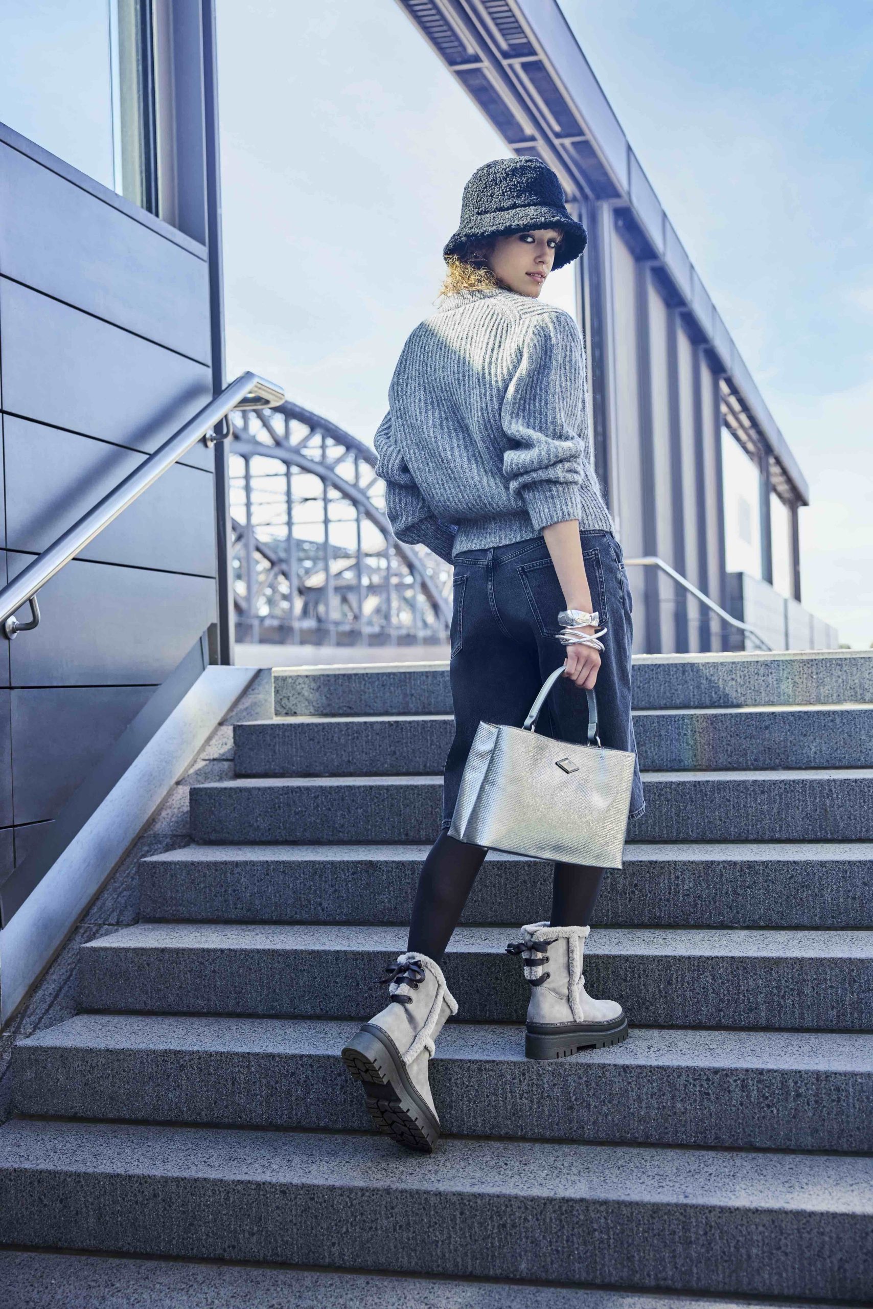 Pantofi noi pentru sezon nou: top modele pe care sa le cumperi acum