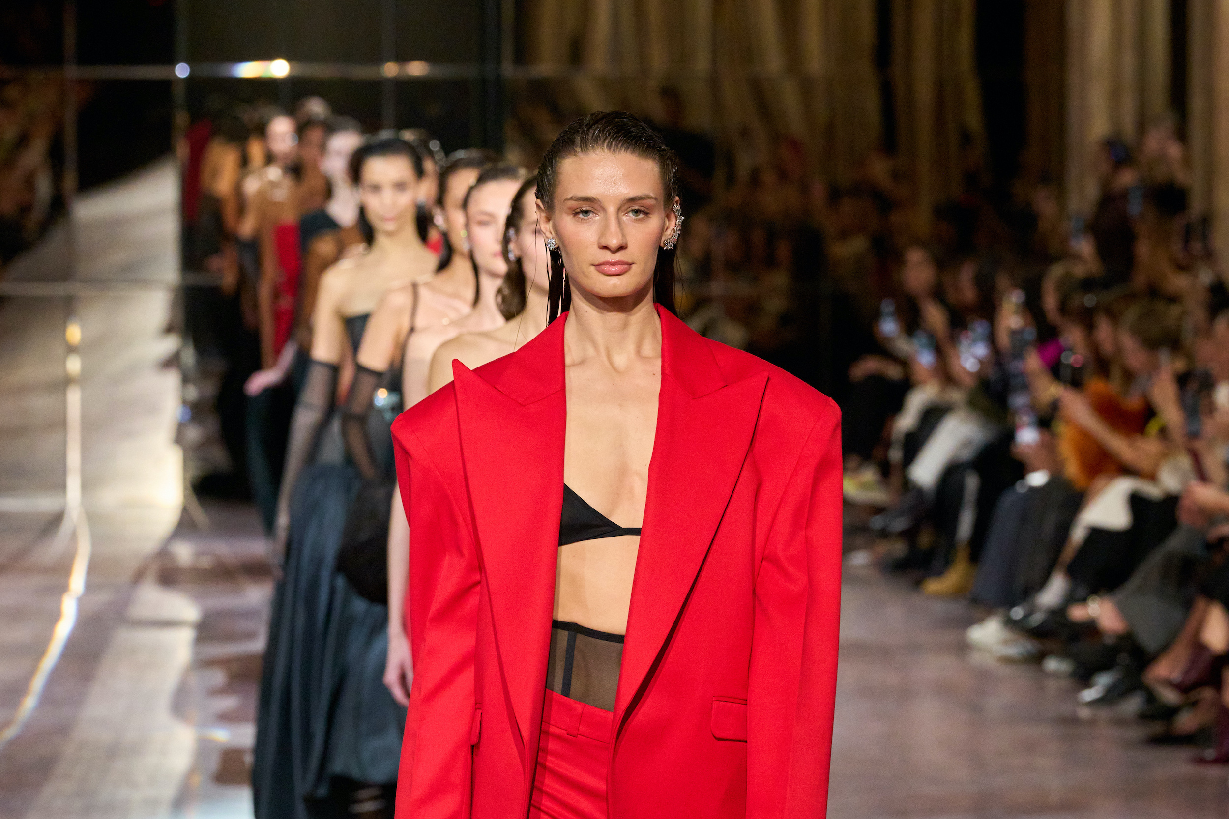 Mercedes-Benz Bucharest Fashion Week 2024 – un capitol important in istoria modei romanesti