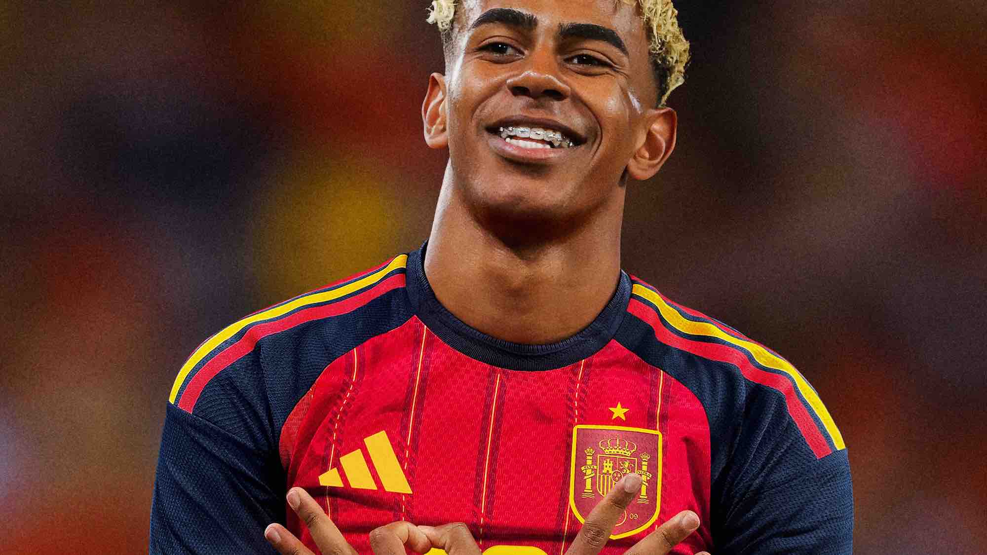 adidas lanseaza cea mai mare colectie de tricouri de fotbal pentru jocul deacasa pentru cele 22 de federatii partenere, inainte de Cupa Mondiala FIFA 26