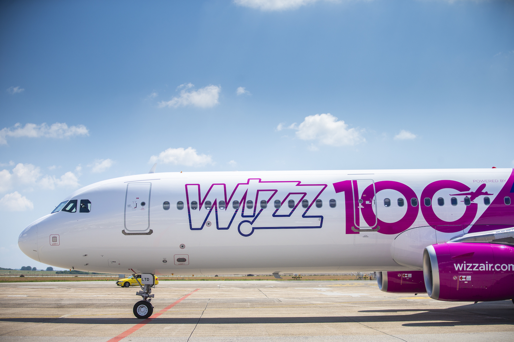 Wizz Air conecteaza vocile emergente ale modei europene la Mercedes-Benz Bucharest Fashion Week
